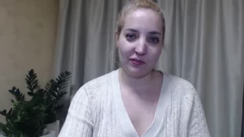Snapshot of ohsweetmari chatting on February 2025 06:12:01 PM Mari online show from February 2025 06:12:01 PM