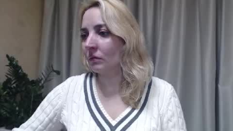 Mari online show from October 2025 04:07:02 PM