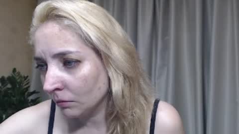 Snapshot of ohsweetmari chatting on June 2026 05:25:01 PM Mari online show from June 2026 05:25:01 PM