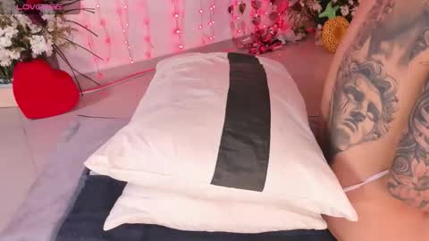 ohyesly_ online show from February 2026 10:57:01 AM