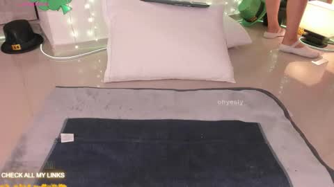 ohyesly_ online show from March 2026 10:10:01 AM