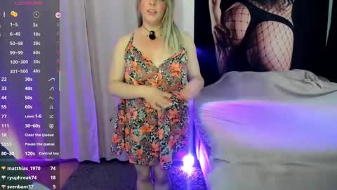 oktopussy_ online show from May 2026 02:45:01 PM