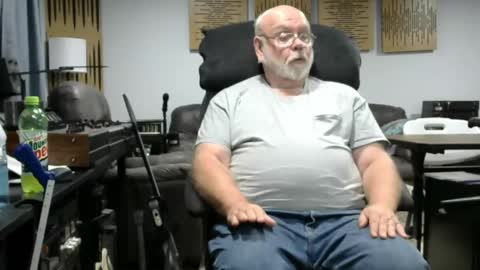 Snapshot of old_guy111 chatting on October 2025 01:34:01 AM old_guy111 online show from October 2025 01:34:01 AM