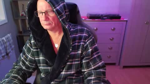 oldveteranuk online show from December 2025 05:26:02 AM