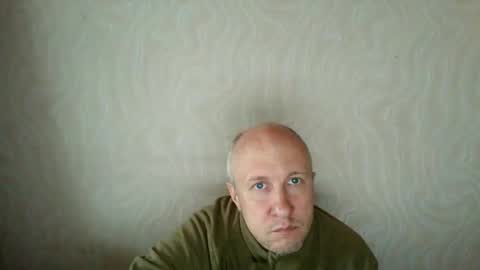 Snapshot of oleg365 chatting on April 2026 07:55:01 AM figaro online show from April 2026 07:55:01 AM