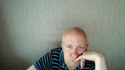Snapshot of oleg365 chatting on May 2026 04:51:02 AM figaro online show from May 2026 04:51:02 AM
