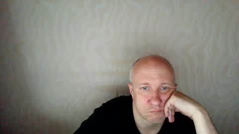 Snapshot of oleg365 chatting on May 2026 06:44:02 AM figaro online show from May 2026 06:44:02 AM