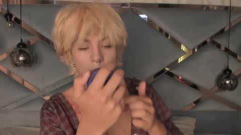 oliiverr22 online show from November 2025 09:03:02 PM