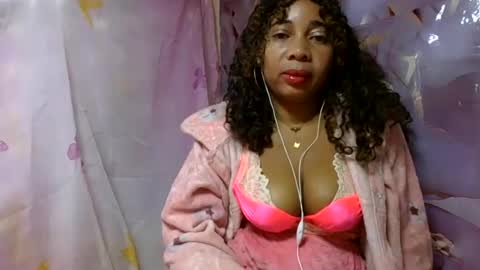 Snapshot of olinaa chatting on June 2026 03:36:01 AM olinaa online show from June 2026 03:36:01 AM