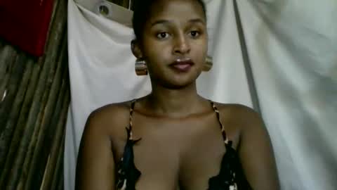 Snapshot of olinah610 chatting on April 2026 06:22:01 AM olinah610 online show from April 2026 06:22:01 AM