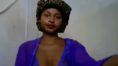 Snapshot of olinah610 chatting on June 2026 01:26:02 PM olinah610 online show from June 2026 01:26:02 PM