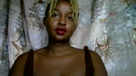 Snapshot of olinah610 chatting on July 2026 07:39:01 AM olinah610 online show from July 2026 07:39:01 AM