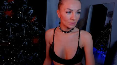 oliva_candy online show from January 2025 06:19:02 AM