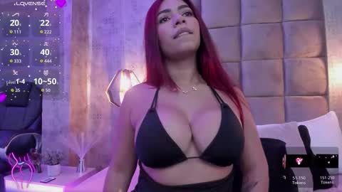 Olivia Kollins  online show from October 2025 06:46:01 AM