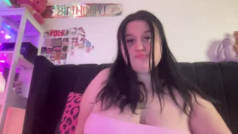   olivebabyyyy  online show from September 2025 09:58:01 AM