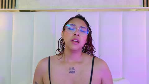 Snapshot of olivejoness_ chatting on October 2025 04:20:02 AM olive online show from October 2025 04:20:02 AM