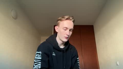 Snapshot of oliver_and_thomas chatting on November 2025 01:58:01 PM Oliver and Thomas online show from November 2025 01:58:01 PM