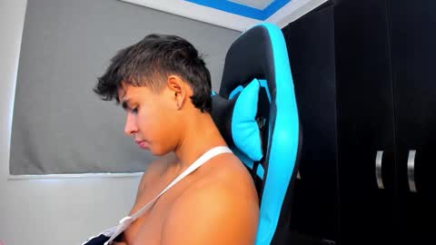 Oliver bray online show from October 2025 05:21:02 PM