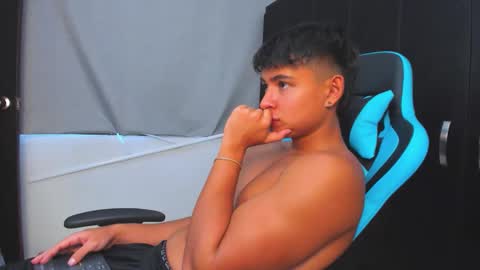 Oliver bray online show from November 2025 09:59:01 PM