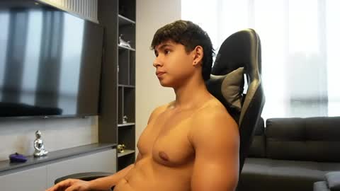 Oliver bray online show from April 2026 07:17:02 PM