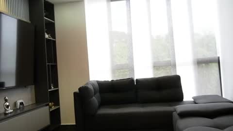 Oliver bray online show from April 2026 07:07:02 PM