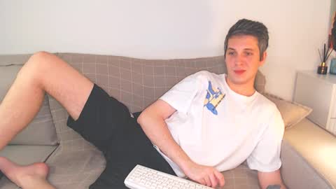 Snapshot of oliver_hort chatting on December 2024 09:39:02 PM Oliver online show from December 2024 09:39:02 PM