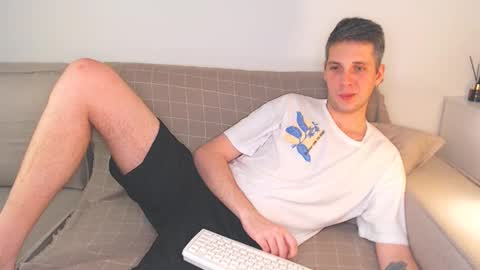 Snapshot of oliver_hort chatting on December 2024 07:31:02 PM Oliver online show from December 2024 07:31:02 PM