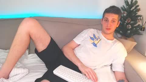 Snapshot of oliver_hort chatting on January 2025 08:52:02 PM Oliver online show from January 2025 08:52:02 PM