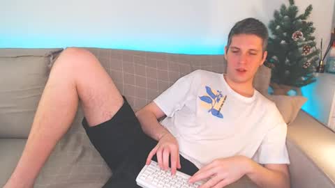 Snapshot of oliver_hort chatting on January 2025 12:47:02 PM Oliver online show from January 2025 12:47:02 PM