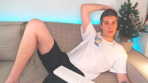 Snapshot of oliver_hort chatting on January 2025 03:50:01 PM Oliver online show from January 2025 03:50:01 PM