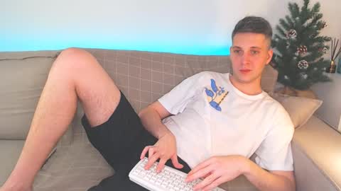 Snapshot of oliver_hort chatting on January 2025 07:31:02 PM Oliver online show from January 2025 07:31:02 PM