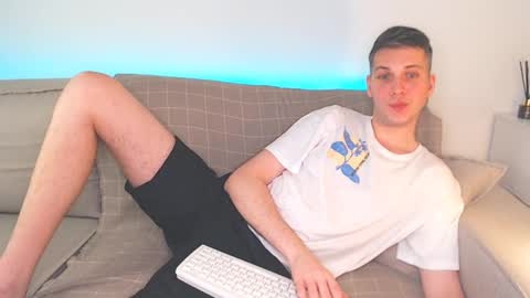 Snapshot of oliver_hort chatting on January 2025 07:05:01 PM Oliver online show from January 2025 07:05:01 PM