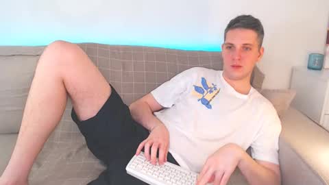 Snapshot of oliver_hort chatting on February 2025 10:41:01 AM Oliver online show from February 2025 10:41:01 AM