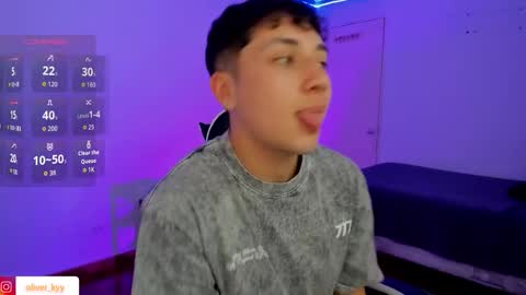 Snapshot of oliver_kyy chatting on November 2025 06:29:01 PM oliveeer online show from November 2025 06:29:01 PM