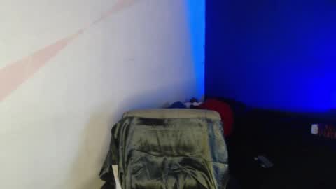 Snapshot of oliver_laid_2023 chatting on February 2025 04:04:01 AM oliver_laid_2023 online show from February 2025 04:04:01 AM