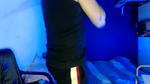 Snapshot of oliver_laid_2023 chatting on March 2025 11:36:02 AM oliver_laid_2023 online show from March 2025 11:36:02 AM