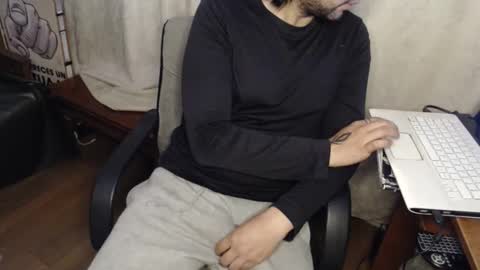 oliver_laid_2023 online show from November 2025 02:47:02 AM