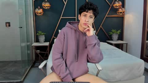  OLIVER  online show from April 2026 01:16:01 PM