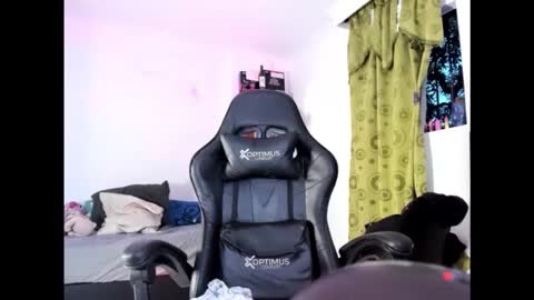 oliver_mrgn online show from October 2025 11:02:01 PM