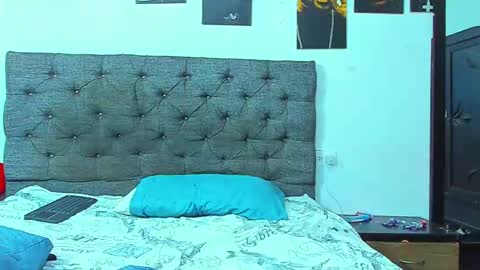 oliver_smith_2 online show from November 2025 05:29:02 AM