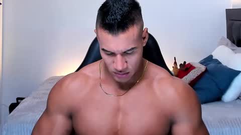 oliver_tommy online show from September 2025 01:39:02 AM