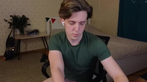 Snapshot of oliver_travis chatting on February 2025 12:27:02 AM Oliver Evans online show from February 2025 12:27:02 AM