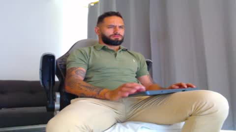 oliver online show from November 2025 01:10:01 PM