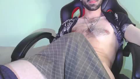 Snapshot of olivereff chatting on May 2026 08:50:02 PM Oliver online show from May 2026 08:50:02 PM
