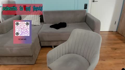 Snapshot of oliverrgroove chatting on January 2025 06:28:01 PM oliverrgroove online show from January 2025 06:28:01 PM