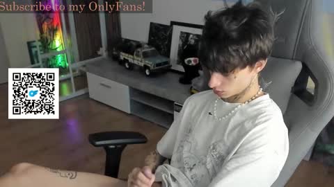 Snapshot of oliverrgroove chatting on September 2025 02:18:02 PM oliverrgroove online show from September 2025 02:18:02 PM