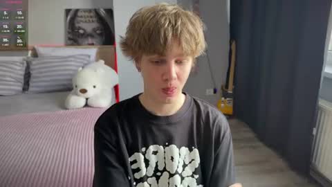 Snapshot of olivertasty chatting on June 2026 01:37:02 PM oliver online show from June 2026 01:37:02 PM