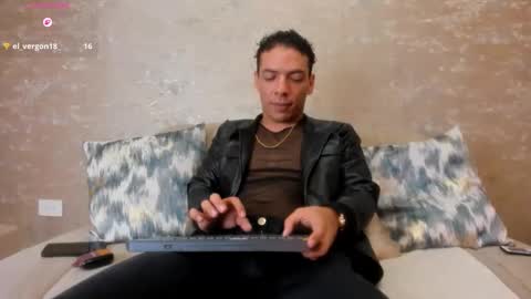 Snapshot of oliverwyse chatting on June 2026 11:43:02 PM Oliver online show from June 2026 11:43:02 PM