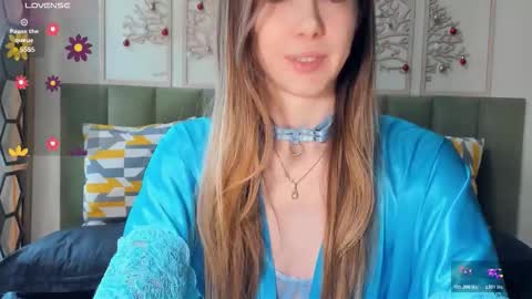 Olivia online show from March 2026 07:06:02 PM