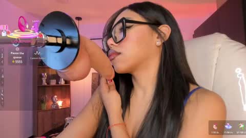 Olivia online show from February 2025 04:18:02 AM